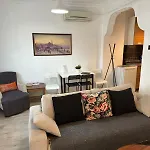 Antique Hotel And Apartments