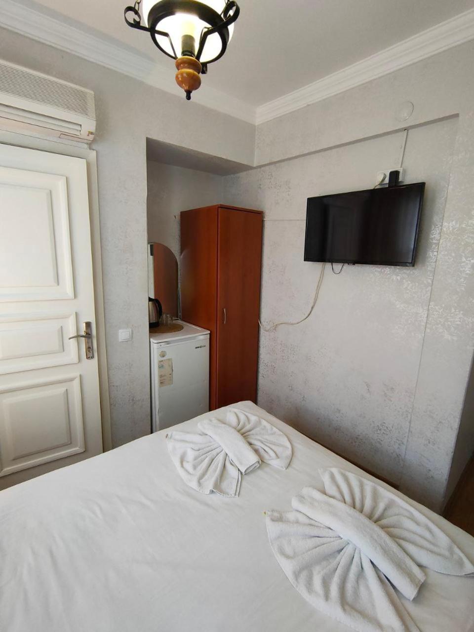 Hotel Antique And